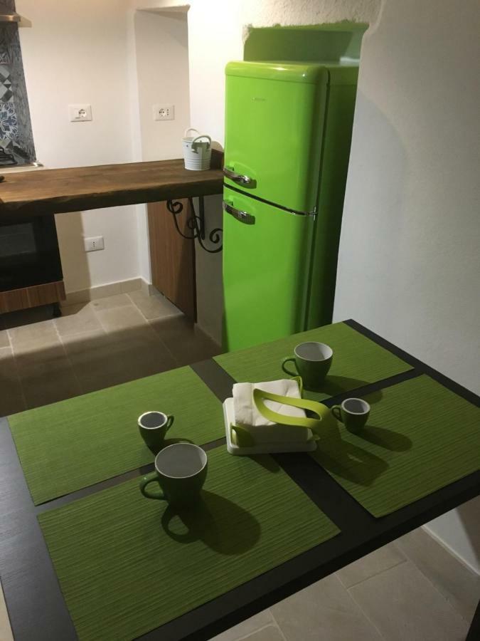 Ferienwohnung Dimora D'Errico - Monolocale Nel Centro Storico Carovigno Exterior foto